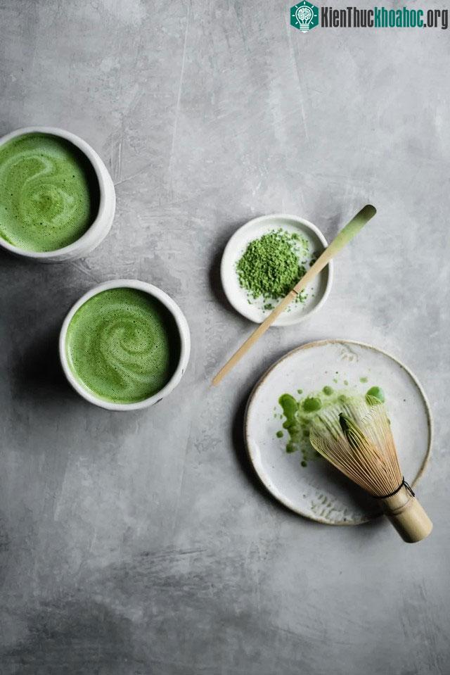 EGCG trong matcha có thể giúp làm chậm sự phát triển của vi khuẩn gây sâu răng.