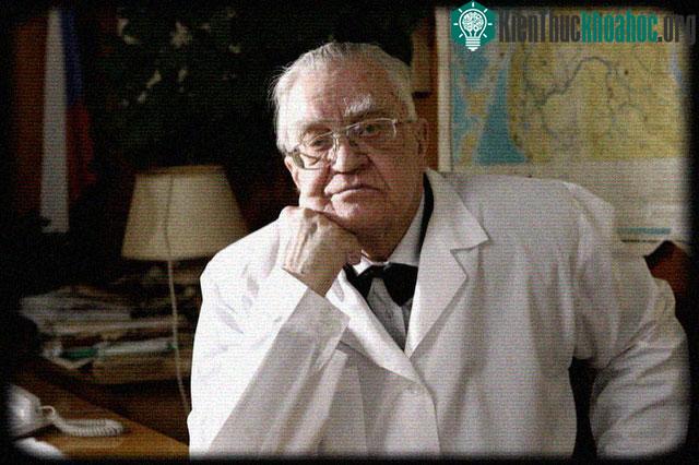 Vlail Kaznacheev.