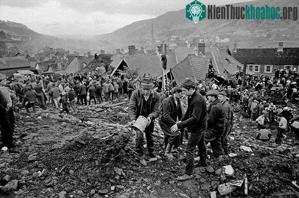 Thảm họa Aberfan là một sự kiện bi thảm không thể nào quên.