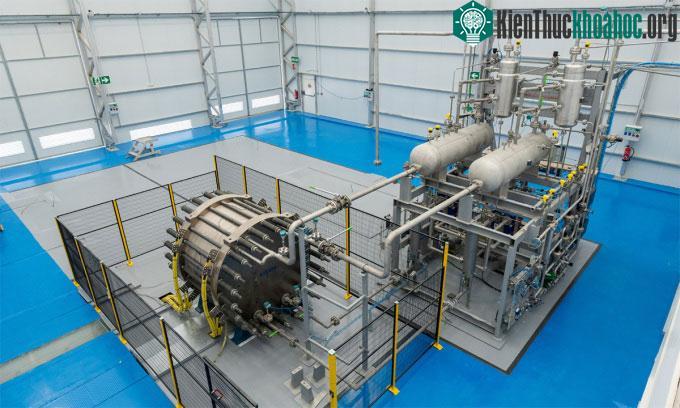 Máy điện phân kiềm điều áp do Nordex chế tạo.