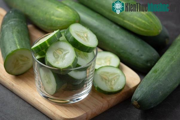 Dưa chuột là loại thực phẩm quen thuộc.