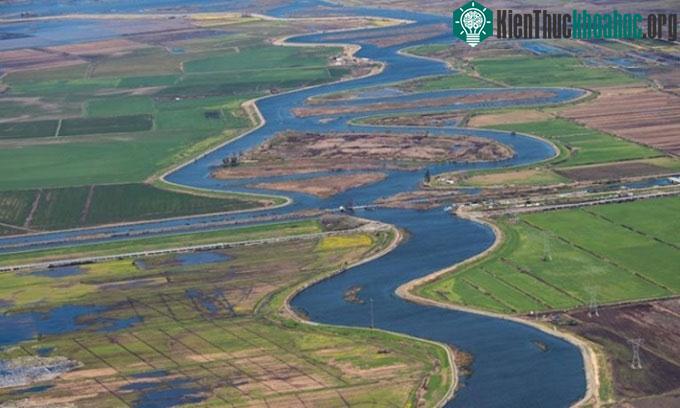 Vùng châu thổ sông Sacramento-San Joaquin nhìn từ trên cao.