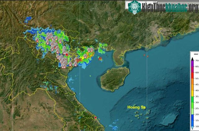 Những vị trí chấm than đỏ là vị trí sét đánh được cập nhật lúc 9h30' sáng nay.