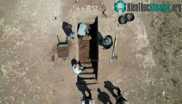 Quá trình khai quật hầm mộ đặc biệt