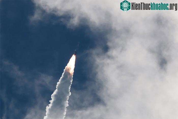 Tàu vũ trụ Starliner của Boeing được phóng thành công ảnh 1
