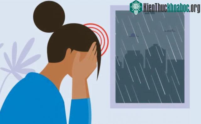 Đặc biệt khí áp xuống có thể khiến con người xuất hiện triệu chứng đau đầu, chóng mặt.