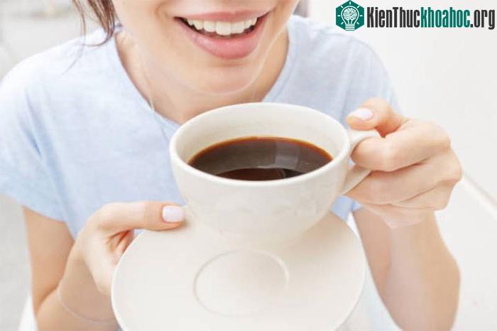 &nbsp;Nếu bạn uống cà phê, bạn có thể phải đi tiểu nhiều hơn bình thường.