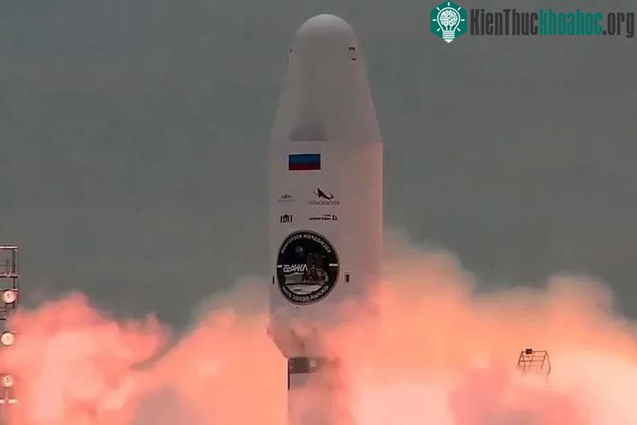Tên lửa Soyuz 2.1b mang theo tàu thăm dò Mặt trăng Luna-25 phóng lên vũ trụ