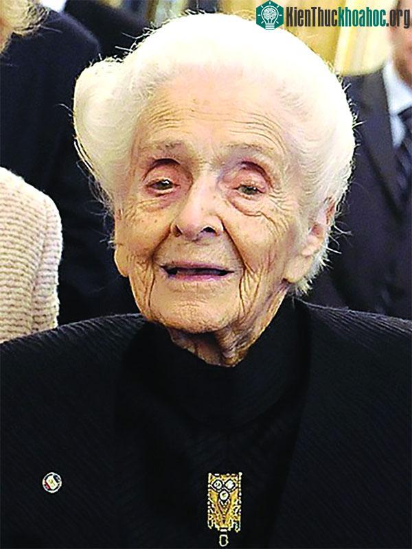 Rita Levi-Montalcini trong bữa tiệc mừng sinh nhật thứ 100 của mình