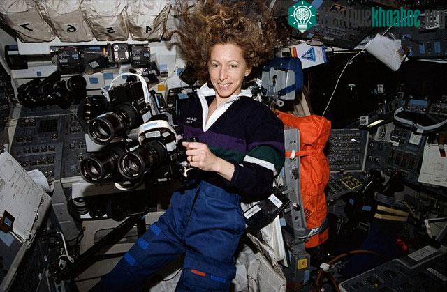 Marsha Ivins là một phi hành gia kỳ cựu của NASA.