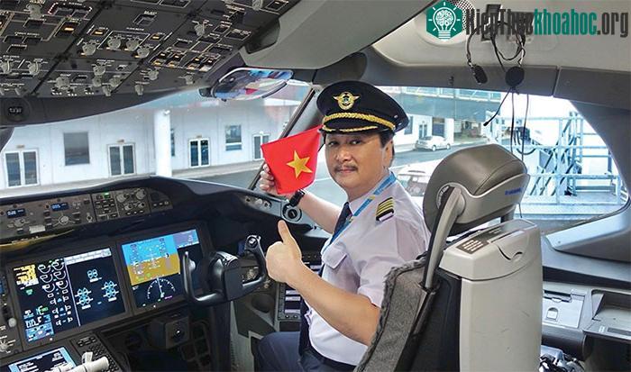 Máy bay vấp "ổ gà" - lý do hành khách nên thắt dây an toàn mọi lúc ảnh 0