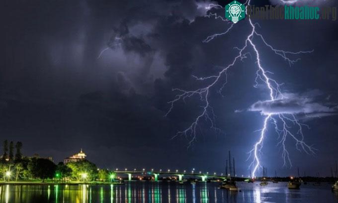 Sét đánh ở vịnh Sarasota, Florida.