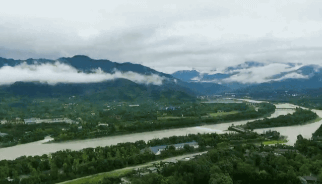 Hình ảnh hệ thống thuỷ lợi Đô Giang Yển nhìn từ trên cao.