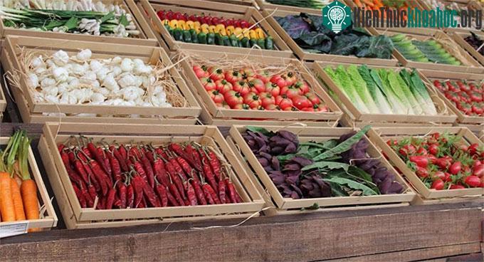 &nbsp;Chỉ rửa thì không loại bỏ được hết thuốc bảo vệ thực vật.