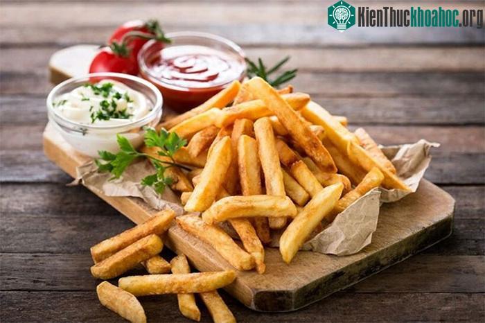 Acrylamide, một chất độc có trong khói thuốc lá, cũng được sinh ra khi khoai tây chiên