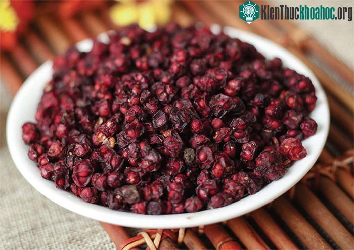 &nbsp;Ngũ vị tử giúp chống lại các gốc tự do và làm giảm phản ứng viêm.