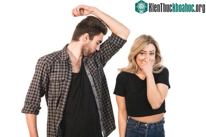 Mùi cơ thể đàn ông nặng hơn mùi cơ thể phụ nữ.