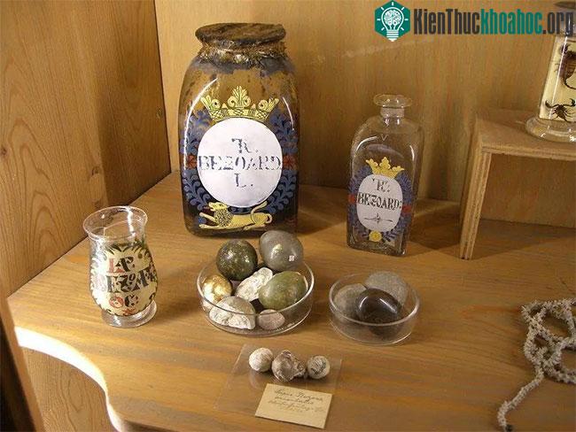 &nbsp;Thế kỷ XVII, sỏi dạ dày dê đắt gấp 10 lần vàng.