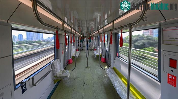 Tàu được trang bị đầy đủ các tiện nghi hiện đại