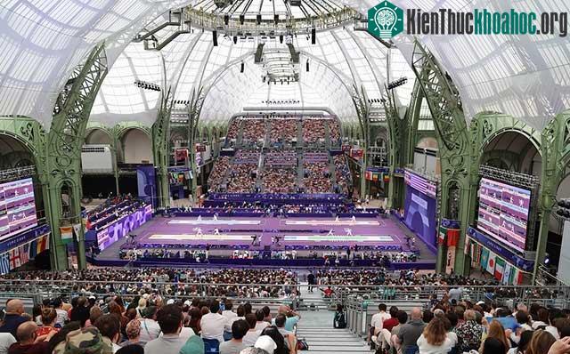 Đội đấu kiếm thi đấu tại Grand Palais