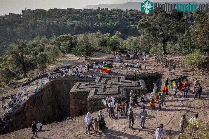 &nbsp;Nhà thờ ở thị trấn Lalibela (Ethiopia).