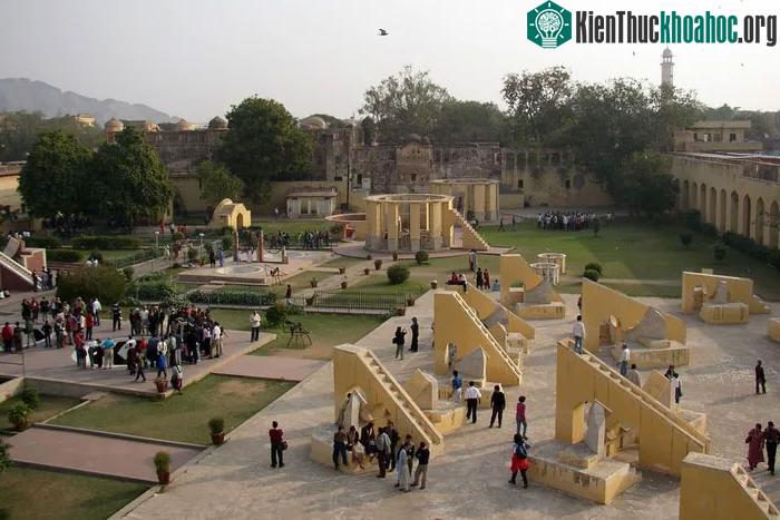 Tổ hợp các công trình này đã được vua Maharaja Jai Singh II cho xây từ năm 1727-1734