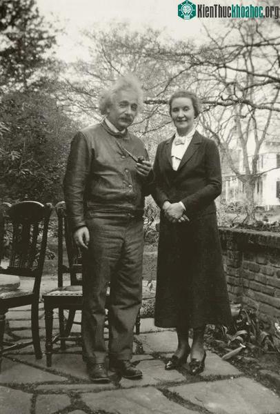 Margarita Konenkova và Albert Einstein.