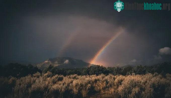 Cầu vồng Mặt trăng kép ở Colorado hôm 18/8.