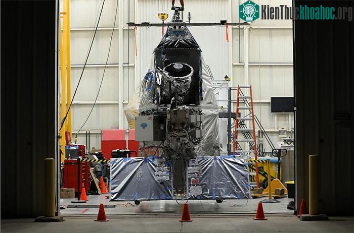 Kính viễn vọng EXCITE của NASA tại cơ sở sản xuất