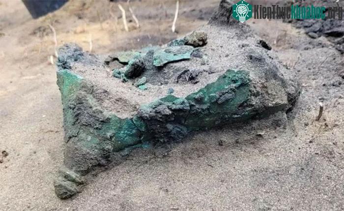 Chiếc mũ giáp cổ đại hiếm có tại Ba Lan, niên đại khoảng 2.400 năm.