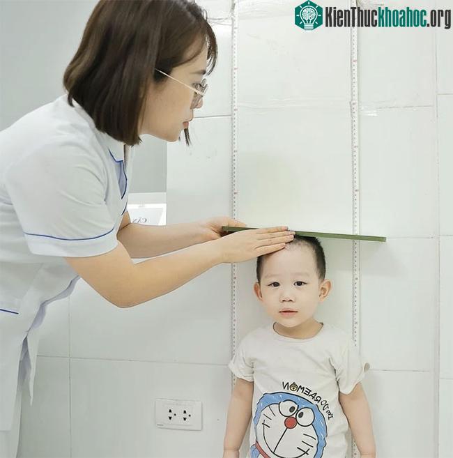 &nbsp;Khi thiếu vi chất dinh dưỡng sẽ dẫn đến những ảnh hưởng nghiêm trọng cho cơ thể