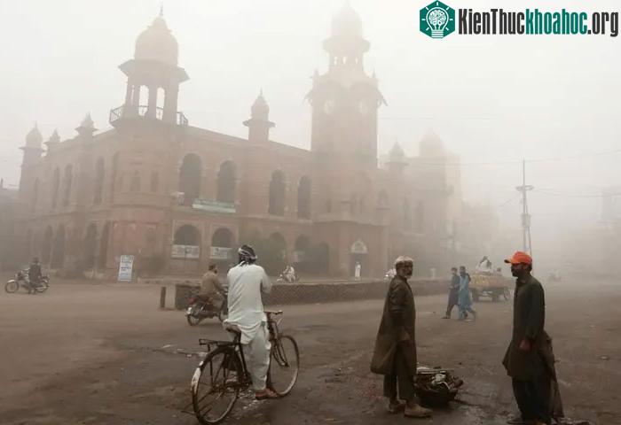Tỉnh Punjab của Pakistan đã ra lệnh đóng cửa các khu vực công cộng bị ô nhiễm khói bụi