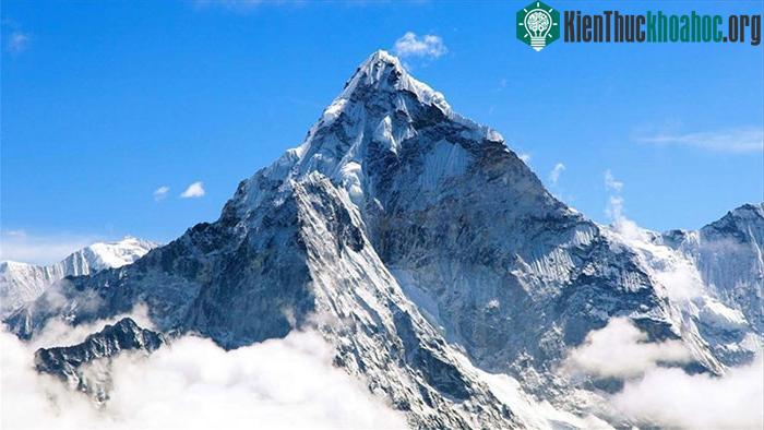Everest là ngọn núi cao nhất thế giới hiện nay với chiều cao 8.849m.&nbsp;