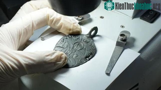Bùa hộ mệnh thế kỷ thứ năm "là biểu tượng của tôn giáo và quyền lực".