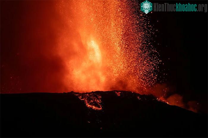 Các đám mây tro và khí thải từ vụ phun trào núi lửa có thể bao phủ toàn cầu
