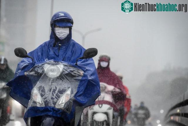 &nbsp;Đợt không khí lạnh này khiến trời rét cả ngày lẫn đêm thay vì chỉ rét về đêm và sáng.
