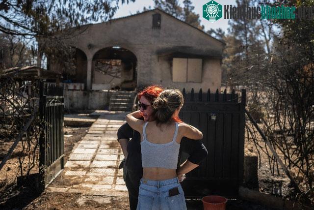 Một ngôi nhà bị phá hủy trong trận cháy rừng ở Chalandri, vùng ngoại ô Athens.