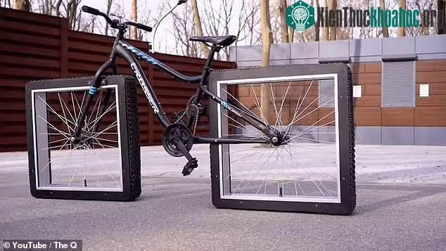Với kiểu bánh này, việc lái xe đạp không thực sự dễ dàng và trơn tru như bánh xe tròn.