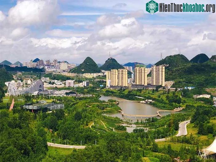 "Thành phố không dùng điều hòa" ở Trung Quốc: Người dân không biết nắng nóng là gì! ảnh 0