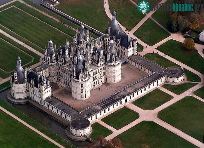 Lâu đài Château de Chambord.