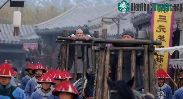 Phạm nhân trước khi bị xử trảm sẽ bị dẫn ra ngoài đường nhằm răn đe người dân.