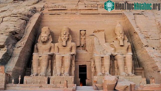Những ngôi đền ở Abu Simbel tôn vinh Pharaoh Ramesses II