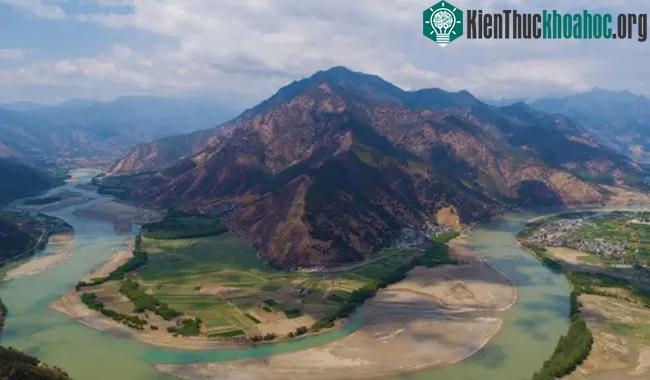 Giang và Hà trong tiếng Trung đều có nghĩa là sông.