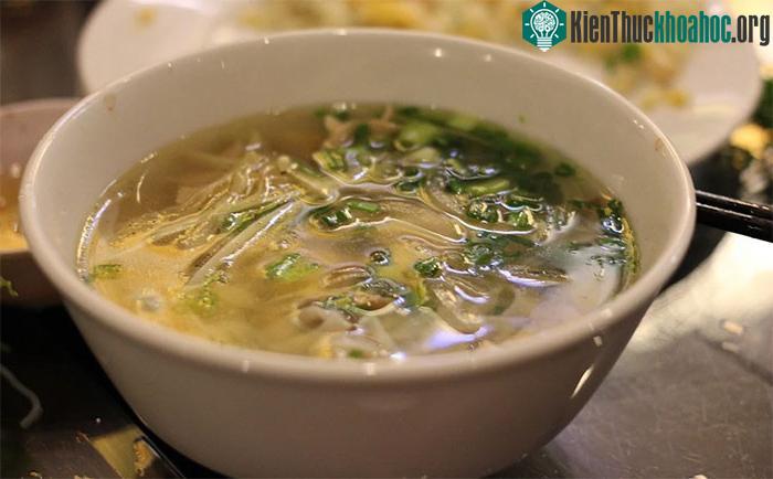 Hình phạt này có yêu cầu là phạm nhân phải ăn 2 bát mỳ.