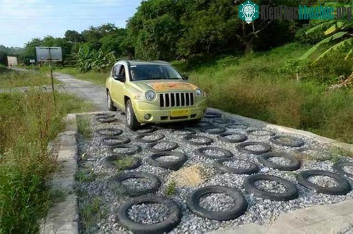 Độ đàn hồi của lốp xe có thể hấp thụ chấn động và rung động khi xe đang di chuyển