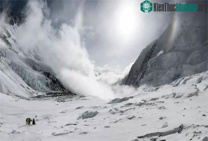 Môi trường khắc nghiệt trên đỉnh Everest vượt xa sức tưởng tượng của con người.&nbsp;