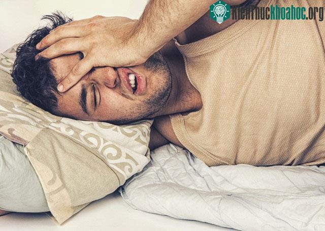 . Một số người có khả năng tập trung và tự điều chỉnh tuyệt vời, có thể ngủ trong tiếng ồn.