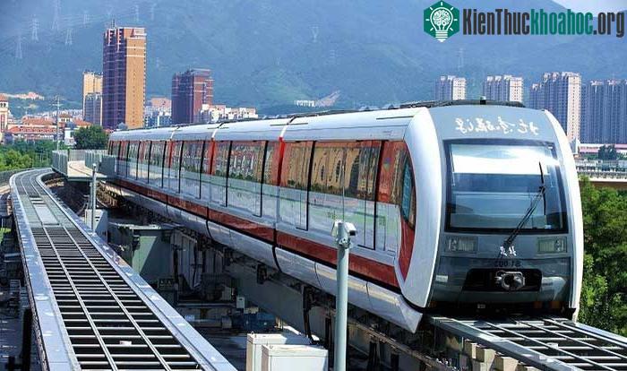 Tàu điện ngầm là một dạng phương tiện phổ biến ở Trung Quốc.
