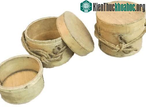 Hộp bento của ngư dân được trưng bày tại bảo tàng thành phố Takaoka, tỉnh Toyama