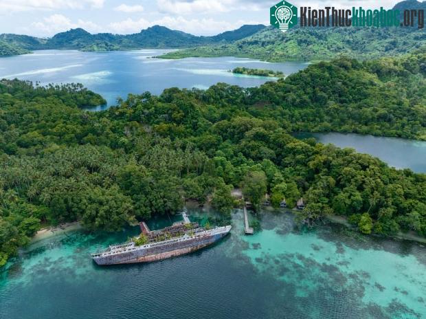 Vụ tai nạn đã khiến con tàu khổng lồ mắc kẹt lại Quần đảo Solomon